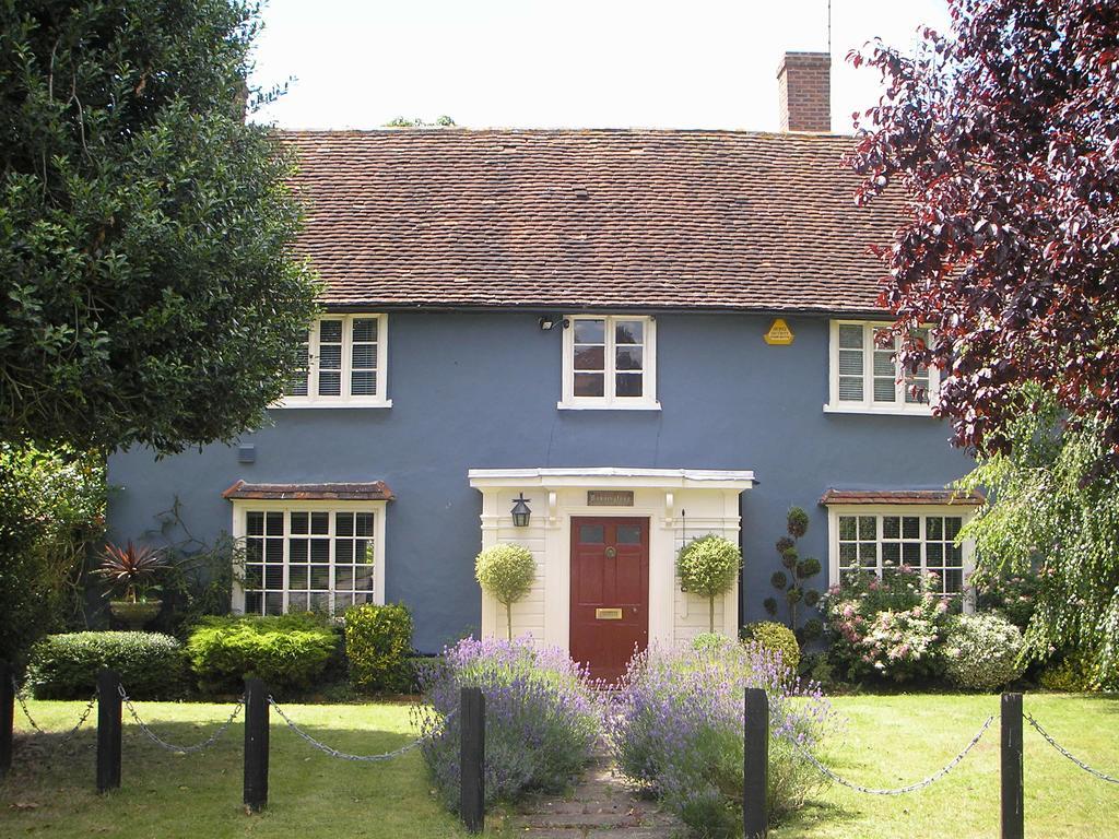 Bonningtons Stansted Self Catering Hotell Stansted Mountfitchet Exteriör bild