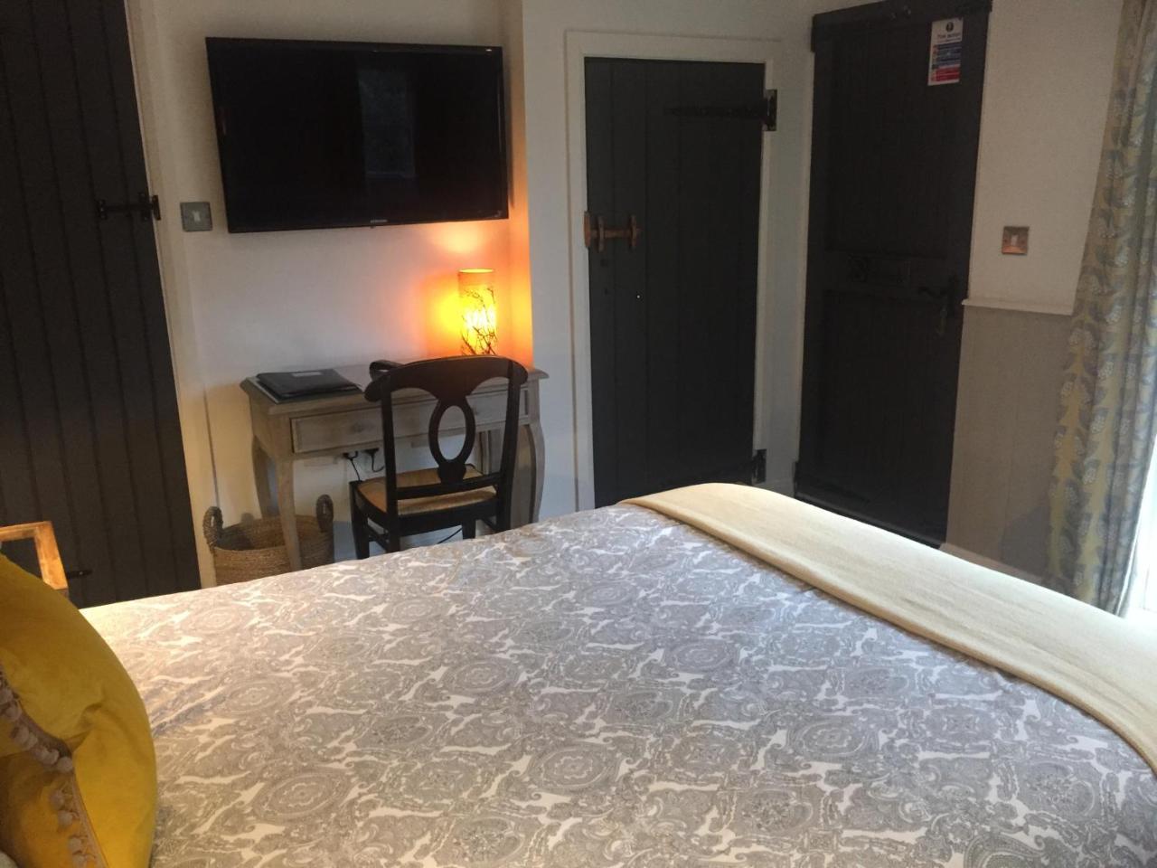 Bonningtons Stansted Self Catering Hotell Stansted Mountfitchet Exteriör bild