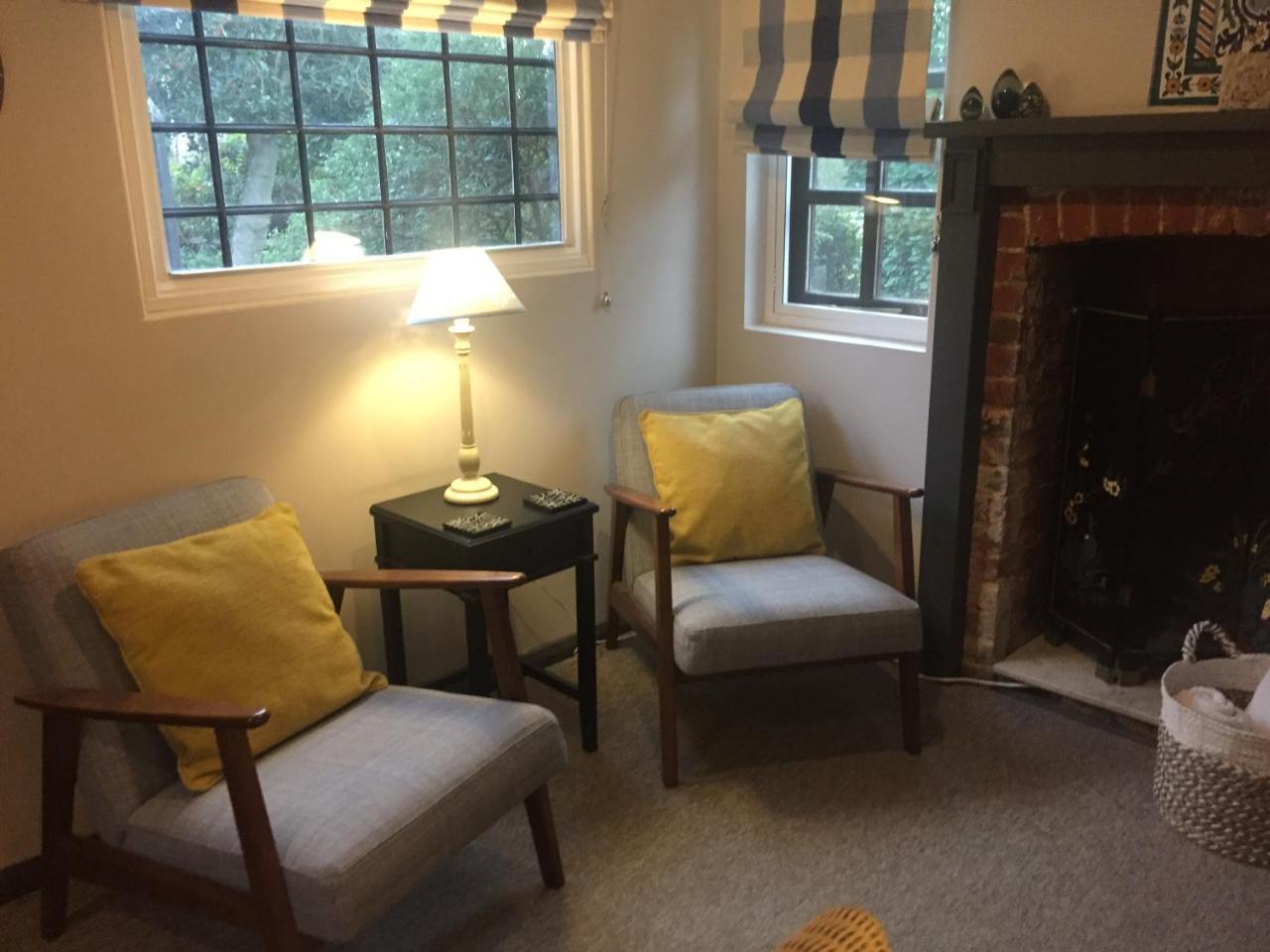 Bonningtons Stansted Self Catering Hotell Stansted Mountfitchet Exteriör bild