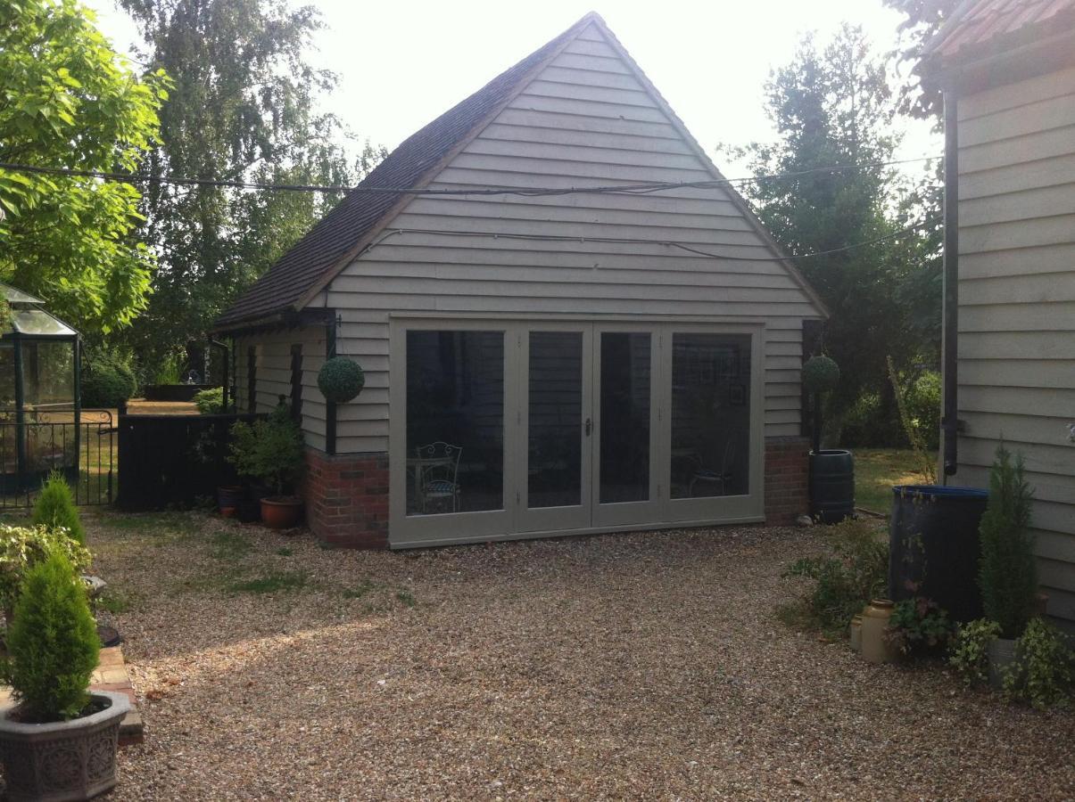 Bonningtons Stansted Self Catering Hotell Stansted Mountfitchet Rum bild